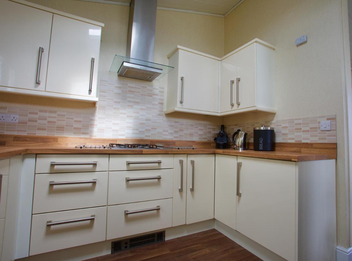 Lovely 3-Bed Cottage In Ели Екстериор снимка